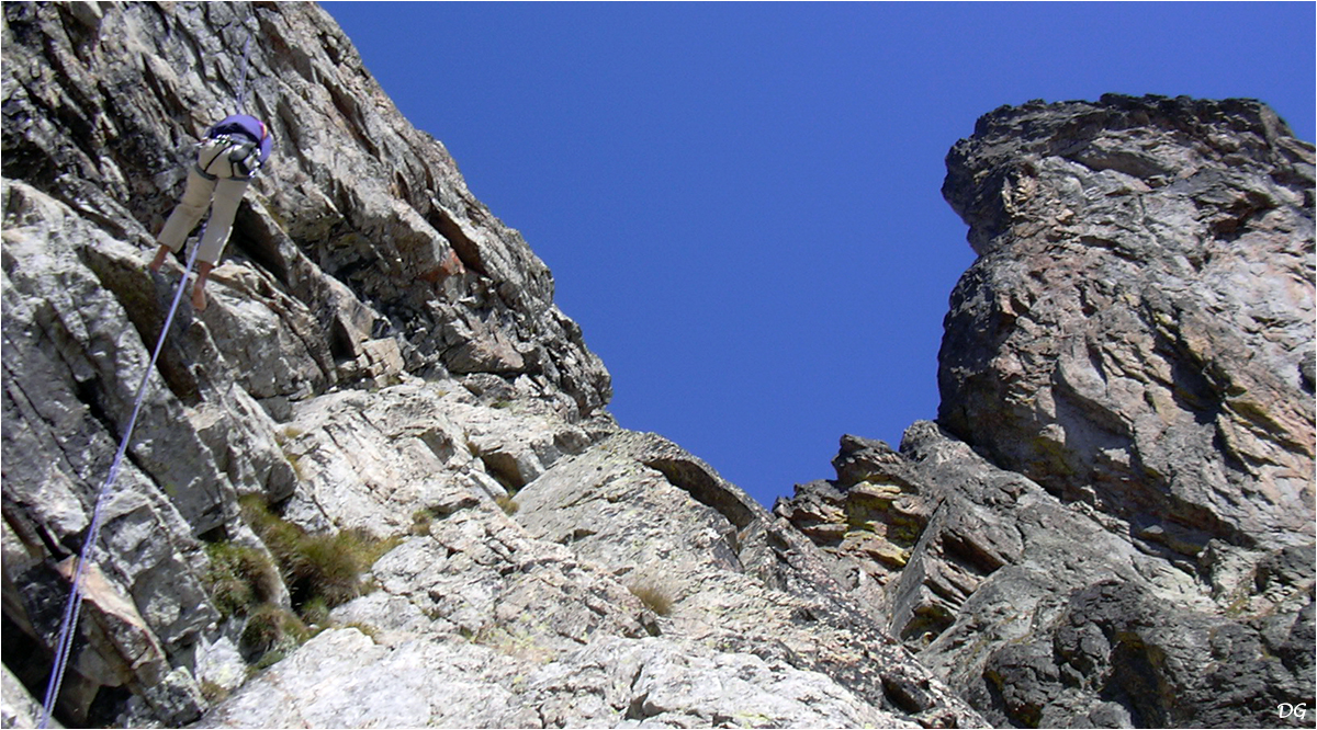 Chaînon des Guides, pointe Ghigo (2800 m) - Danno Irreversibile / Operazione commerciale.