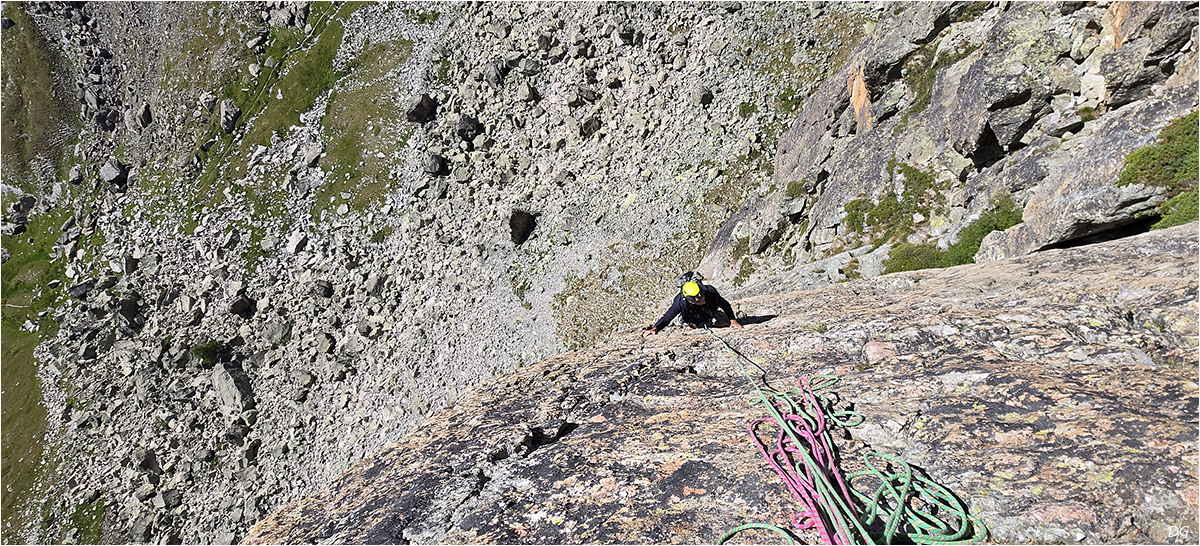 Aiguille Pierre André (2812 m) - Marmottes givrées.