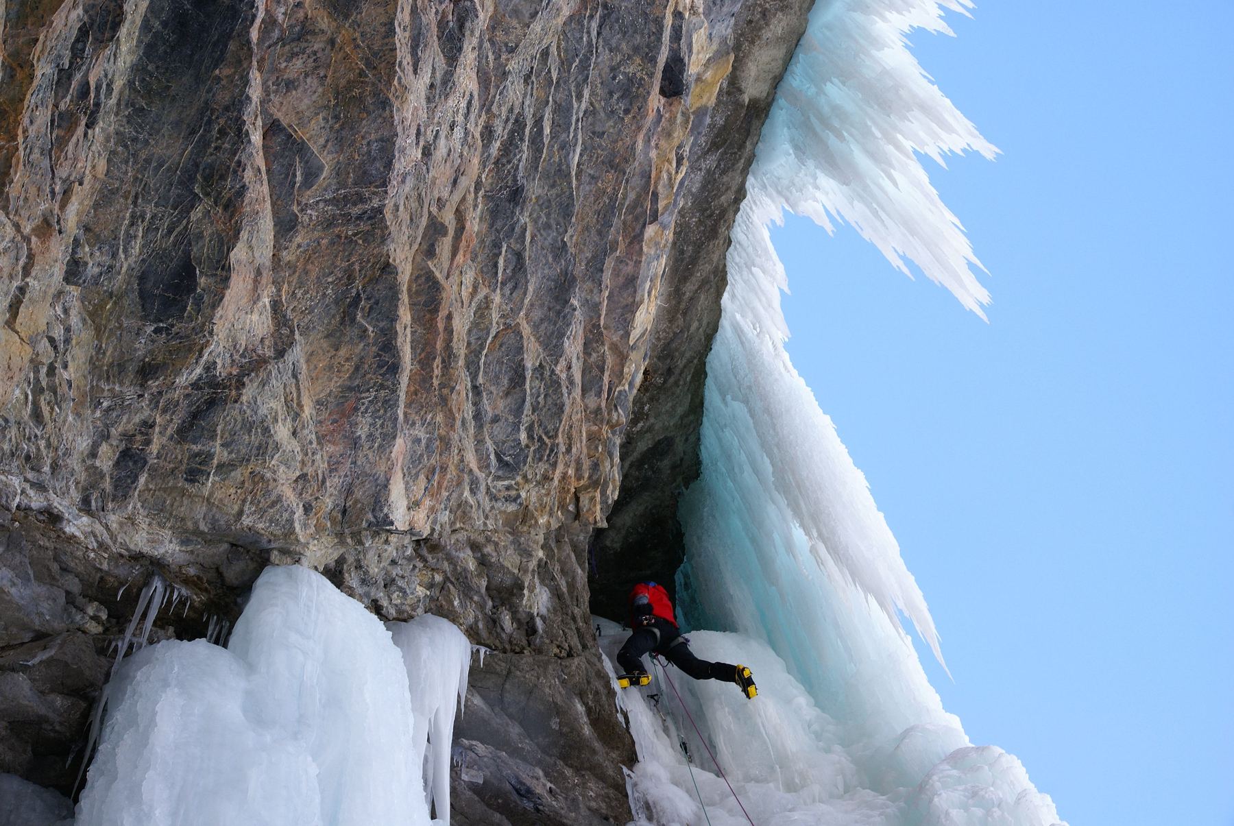 Cascade de glace dans les Alpes du Sud