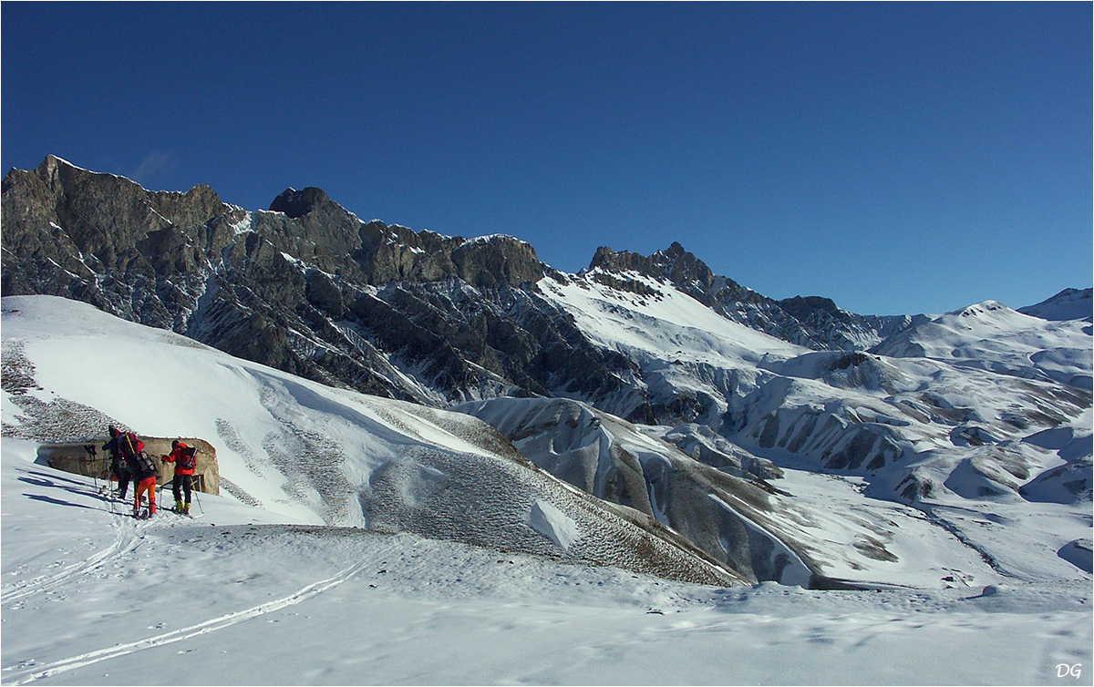 Mont Aiga (2832 m) - AR et face ouest.
