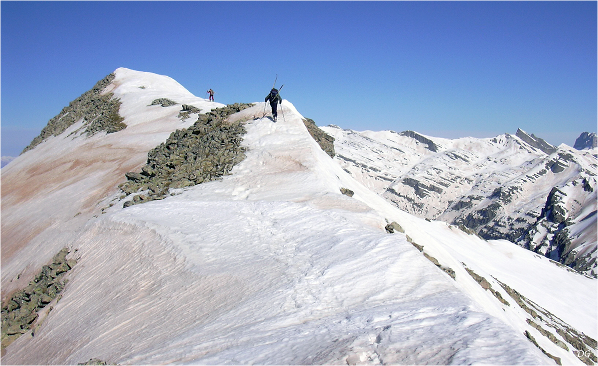 Sommet du Caduc (2650 m - Haut Verdon) en traversée.