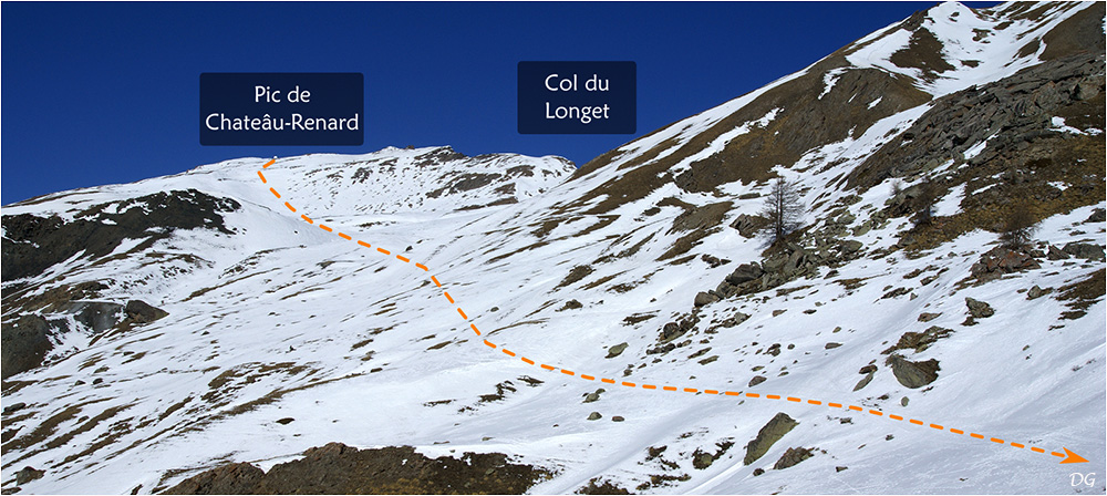 Descente du Pic de Château-Renard sur la chapelle de Clausis.