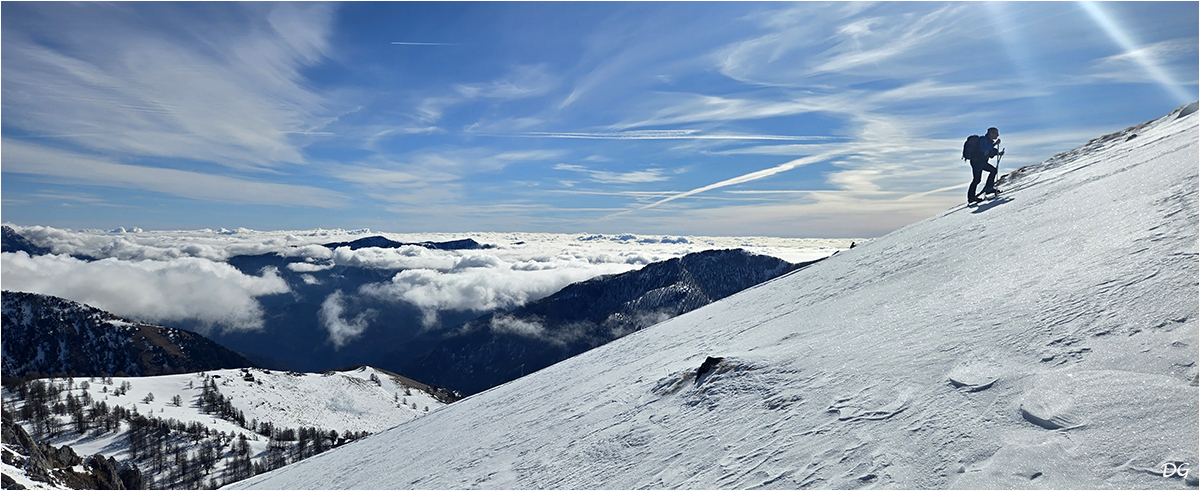 Rocher Rouge (2331 m) : combe nord-est.
