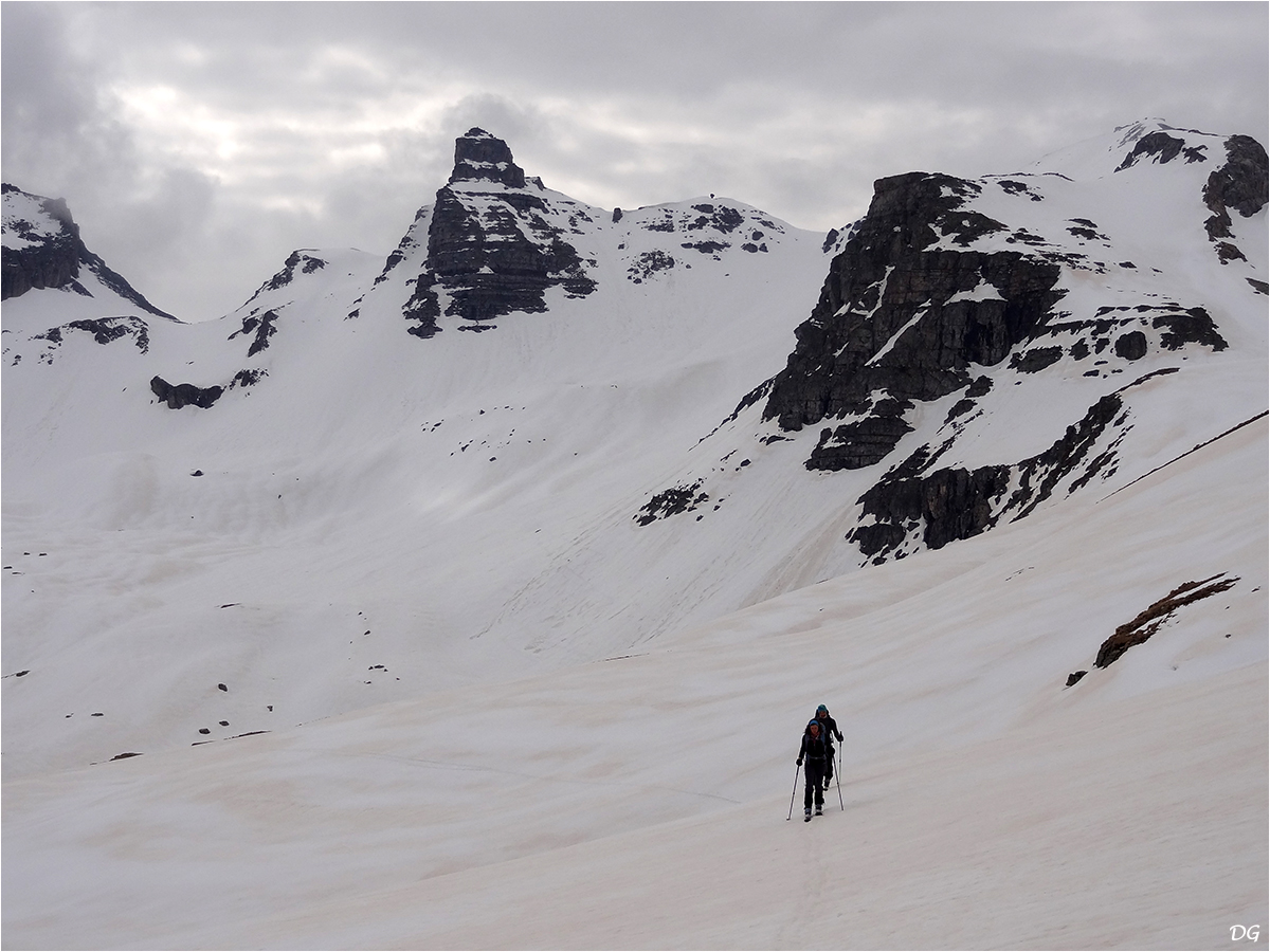 Cimes de Pelousette (2757 m), Combe Laugier (2535 m) et Voga (2777 m) en circuit.