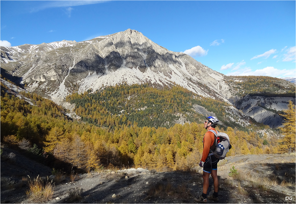 Col de Devens (1498 m) : huit autour de Daluis.