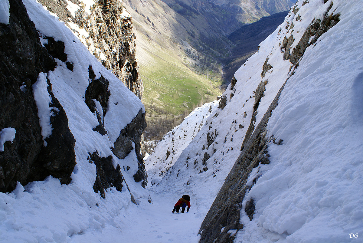 Bec du Château, contrefort nord-est (2570 m) - Couloir nord-est.