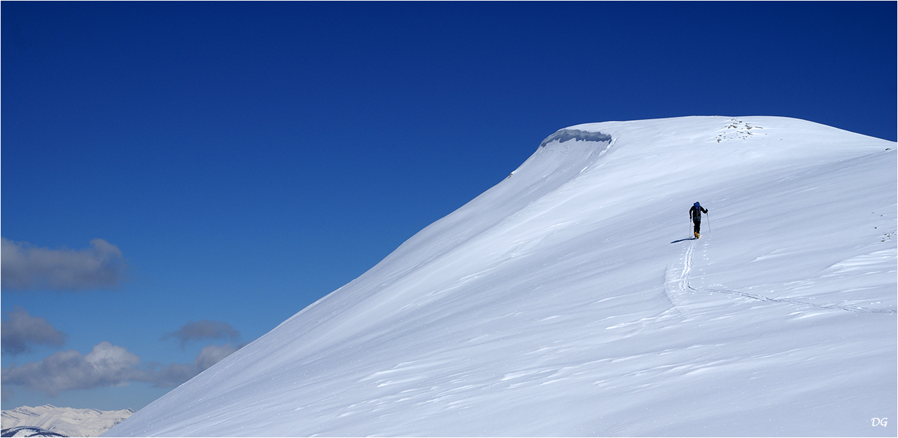 Sommets de la Bernarde (1941 m) et du Picogu (1841 m) depuis Soleilhas-Vauplane.