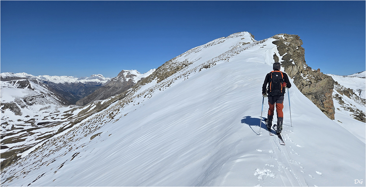Pointe de Chaufrède (2731 m) : voie normale.