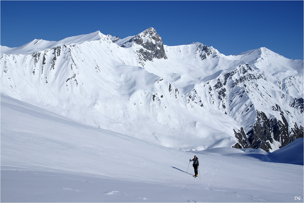 Monte Faraut (3042 m), versant NO.