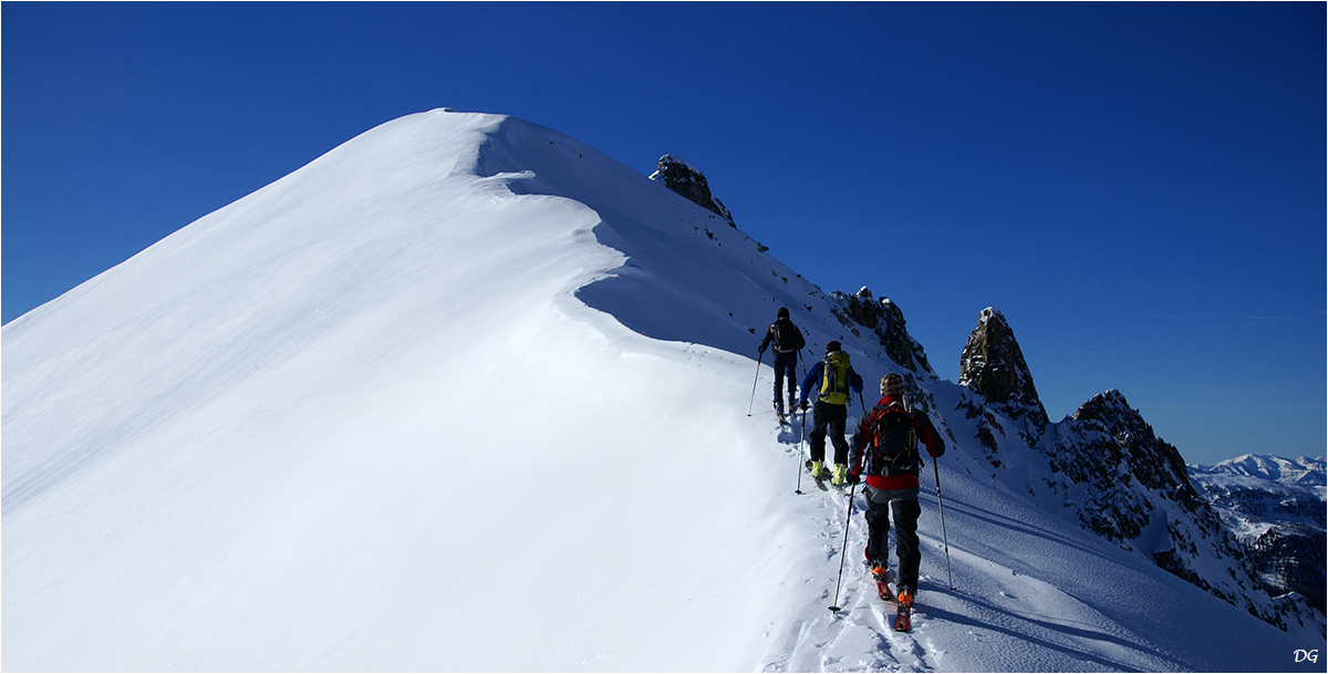 Cime de Rogué (2705 m) par les lacs de Frémamorte.