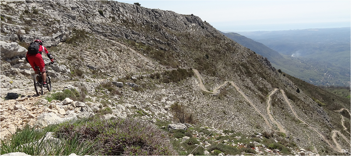 La Colle de Rougiès, par Cavillore et chemin du Paradis.
