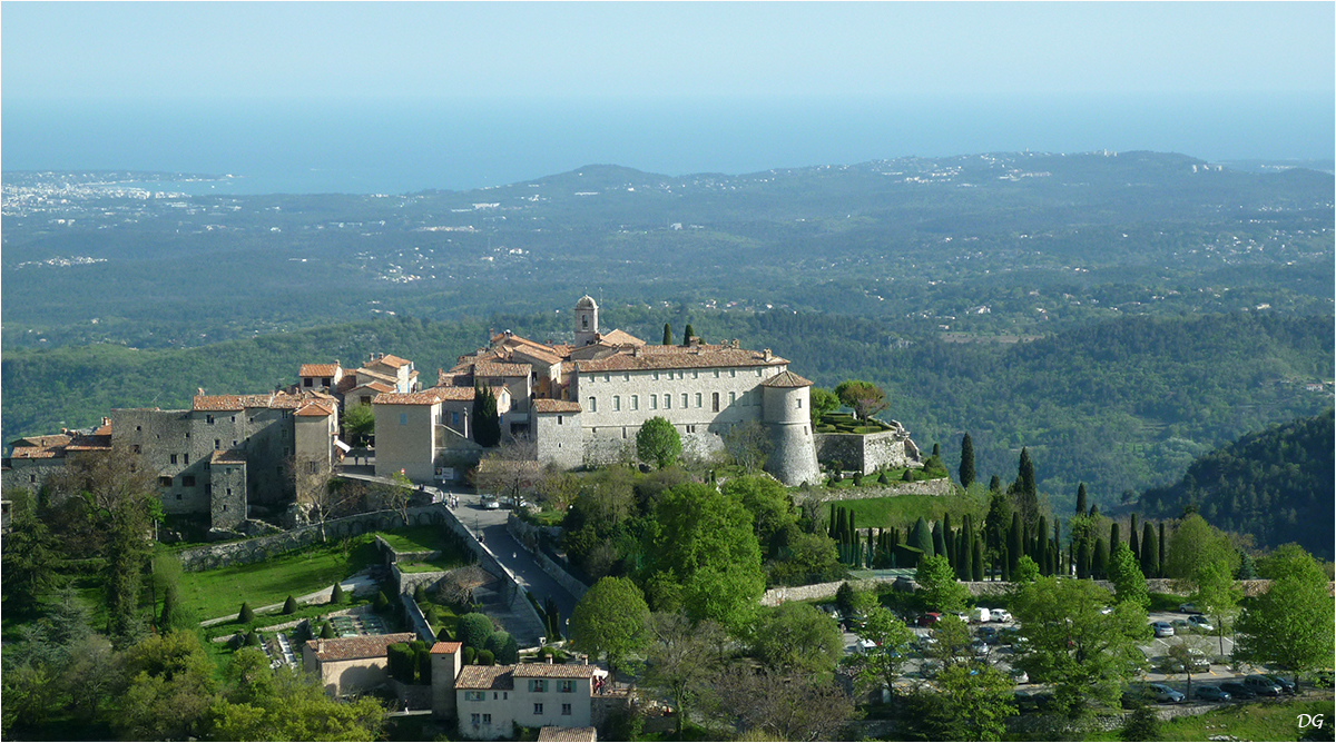 Observatoire de Calern (1268 m) : circuit par Gourdon et Cipières.