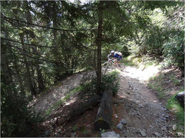 Des épingles par dizaines dans la descente de la Pinatelle.